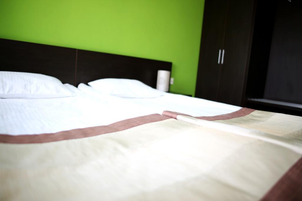 Hotel Folklor Międzyrzec Podlaski Εξωτερικό φωτογραφία