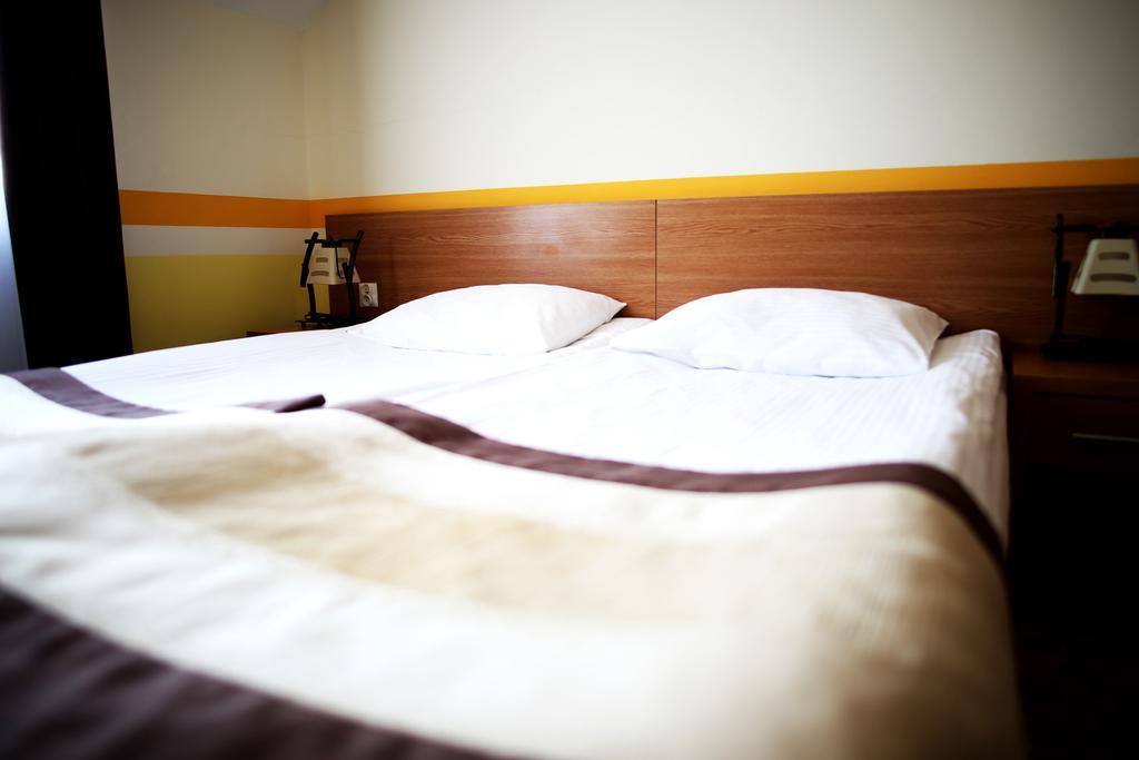 Hotel Folklor Międzyrzec Podlaski Εξωτερικό φωτογραφία