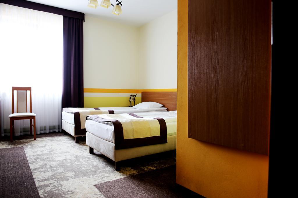 Hotel Folklor Międzyrzec Podlaski Εξωτερικό φωτογραφία